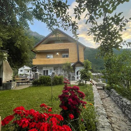 Riverside Guesthouse & Sauna Vuthaj エクステリア 写真